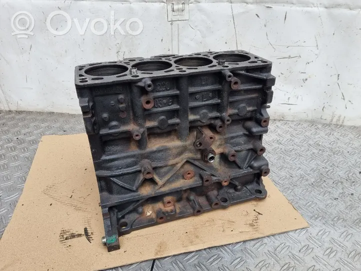 Volkswagen PASSAT B6 Blok silnika 03G021L