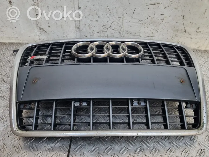 Audi A3 S3 A3 Sportback 8P Grotelės viršutinės 8P4853651A