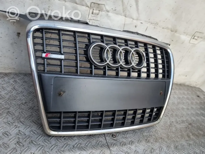 Audi A3 S3 A3 Sportback 8P Grotelės viršutinės 8P4853651A