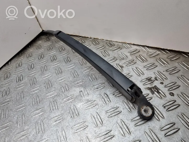 Volkswagen Touran I Ramię wycieraczki szyby tylnej 1T0955707