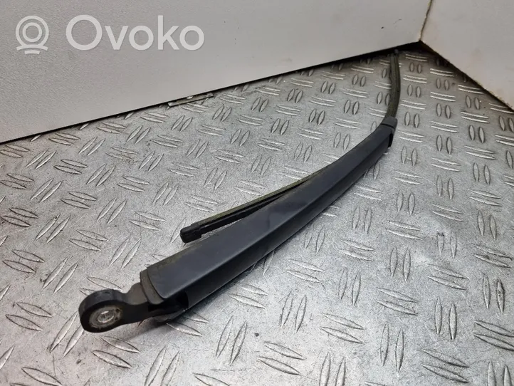 Volkswagen Touran I Ramię wycieraczki szyby tylnej 1T0955707