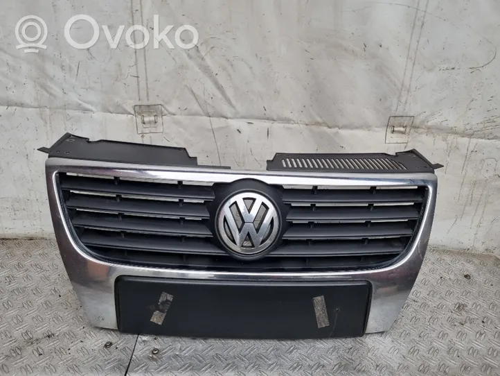 Volkswagen PASSAT B6 Griglia superiore del radiatore paraurti anteriore 3C0853651B