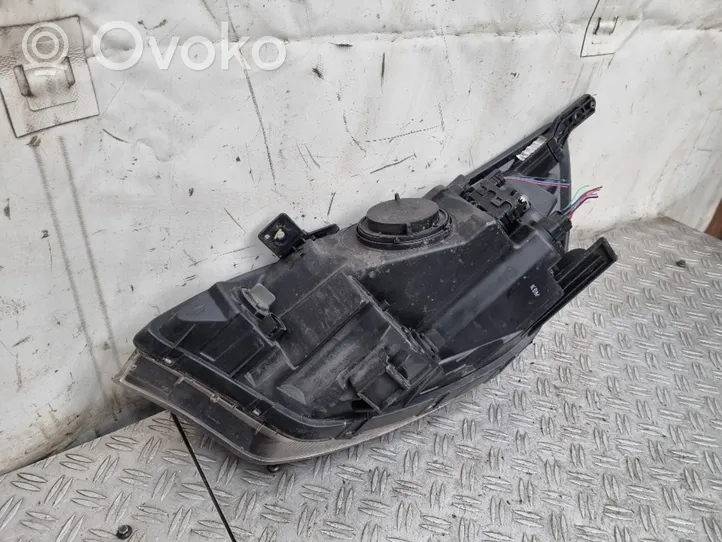 KIA Rio Phare frontale 921021WXXX