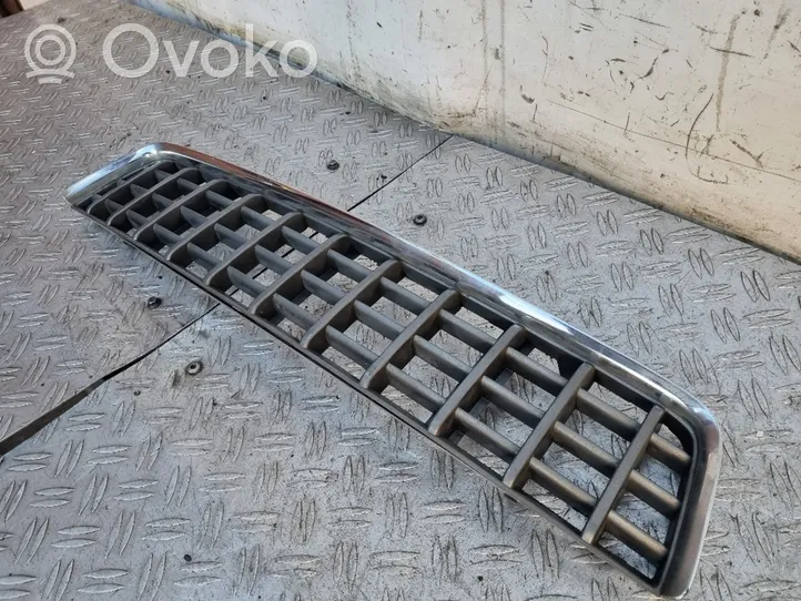 Audi A4 S4 B6 8E 8H Grille inférieure de pare-chocs avant 8H0807647