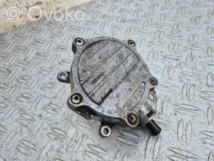 Audi A4 S4 B6 8E 8H Alipainepumppu 06E145100D