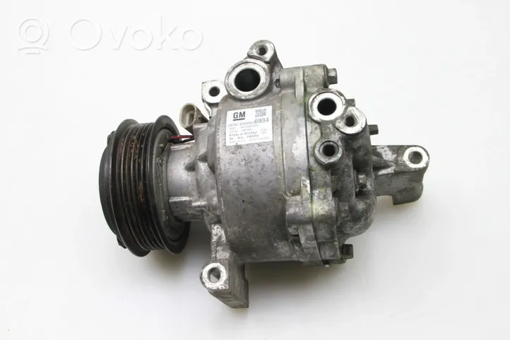 Opel Astra K Ilmastointilaitteen kompressorin pumppu (A/C) 42456934