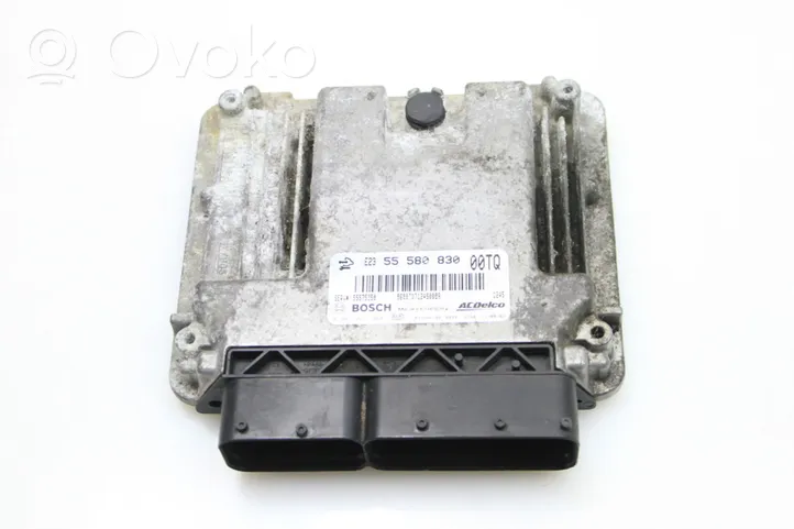 Opel Corsa D Calculateur moteur ECU 55580830