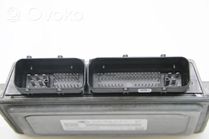 Skoda Rapid (NH) Calculateur moteur ECU 03E906019T