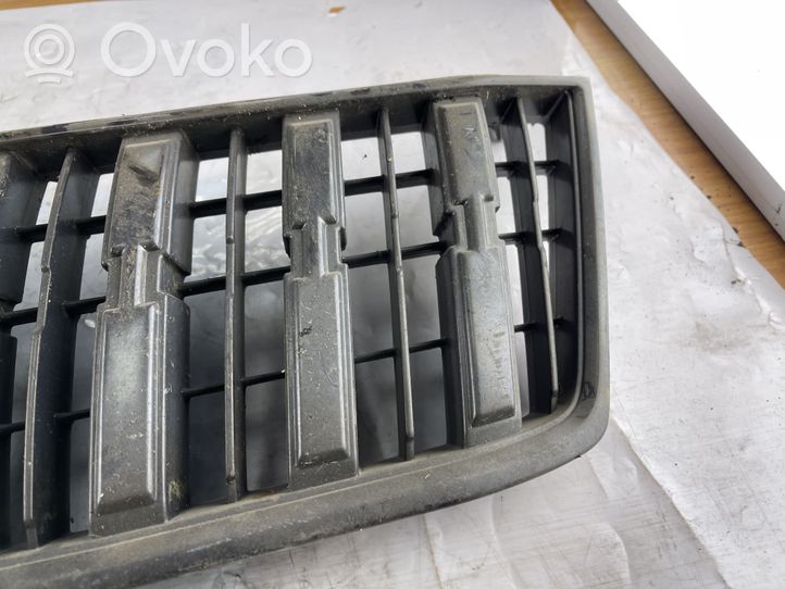 Toyota Land Cruiser (HDJ90) Maskownica / Grill / Atrapa górna chłodnicy 5310060100