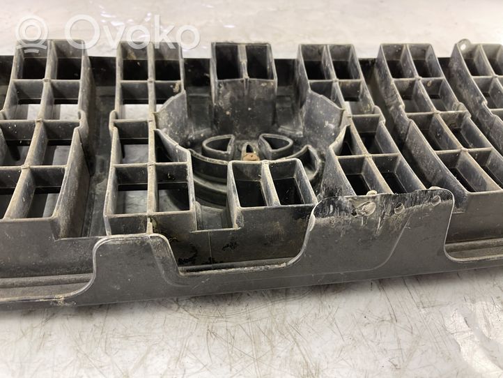 Toyota Land Cruiser (HDJ90) Maskownica / Grill / Atrapa górna chłodnicy 5310060100