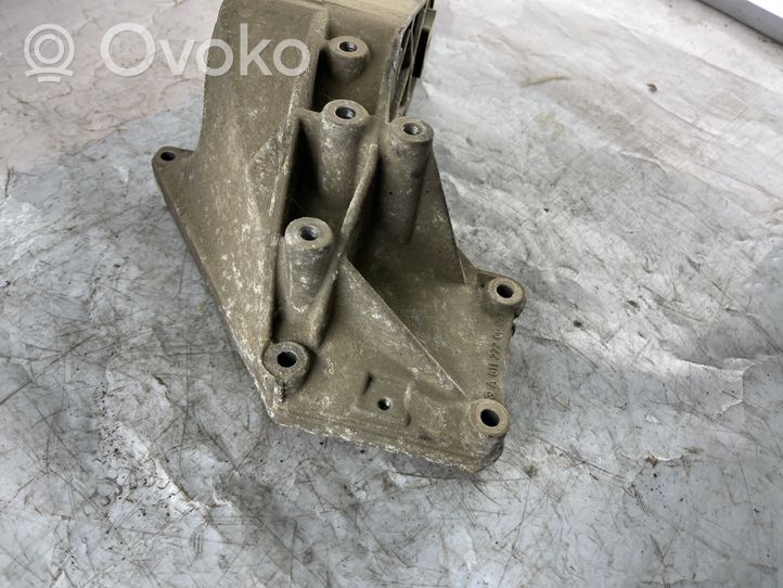 Mercedes-Benz Vito Viano W638 Staffa del cuscinetto di supporto dell’albero di trasmissione A6112220009