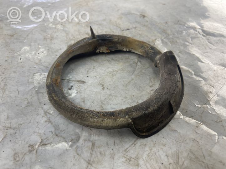 Ford Focus Podkładka / Gniazdo sprężyny przedniej AV615349AB