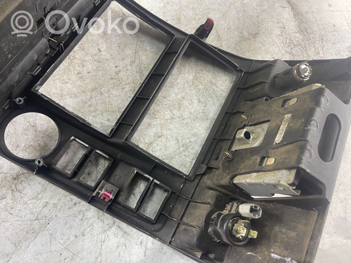 Toyota Land Cruiser (HDJ90) Paneelin lista 5541260120