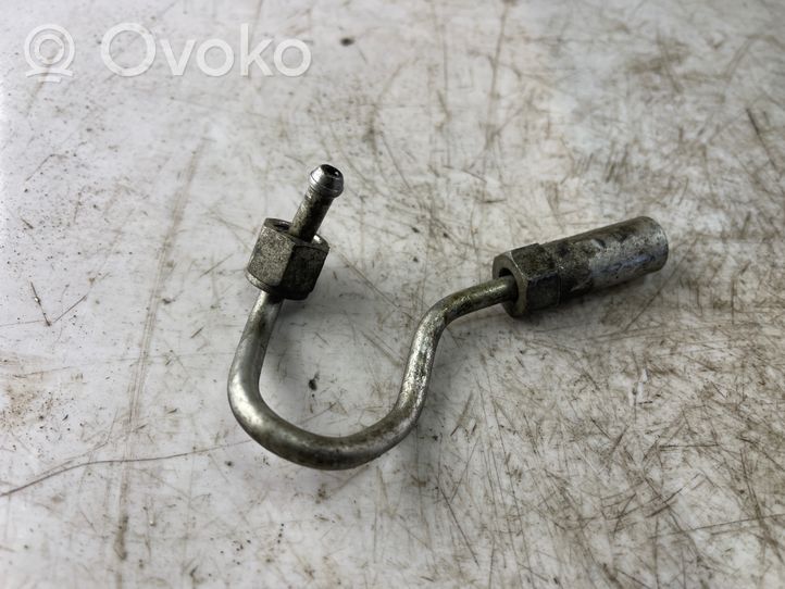 Nissan Navara D40 Fuel injector supply line/pipe 