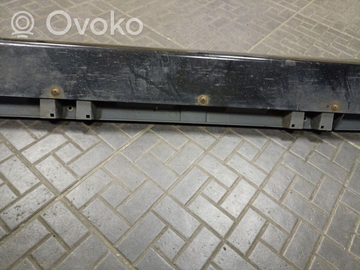 Mitsubishi Grandis Sill MN145461