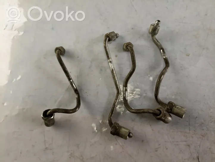 Toyota Corolla Verso AR10 Tuyau d'alimentation d'injecteur de carburant 