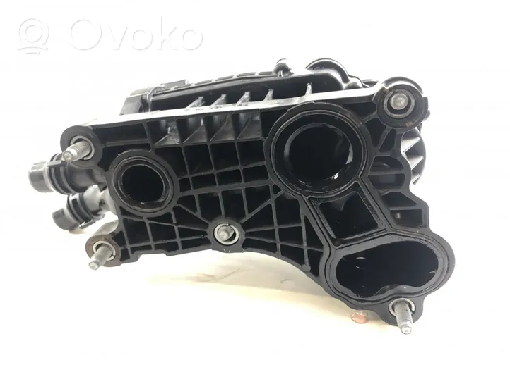 Volkswagen Arteon Obudowa termostatu 05L121111Q