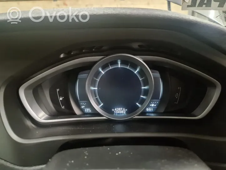 Volvo V40 Speedometer (instrument cluster) 31473472