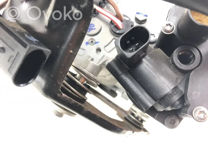 BMW X5 F15 Ilmajousituksen kompressoripumppu 4430200231