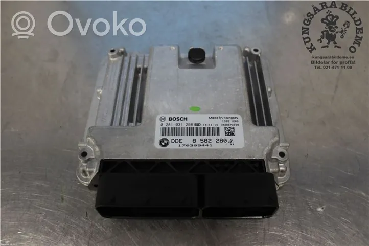 BMW 3 F30 F35 F31 Variklio valdymo blokas 0281018594