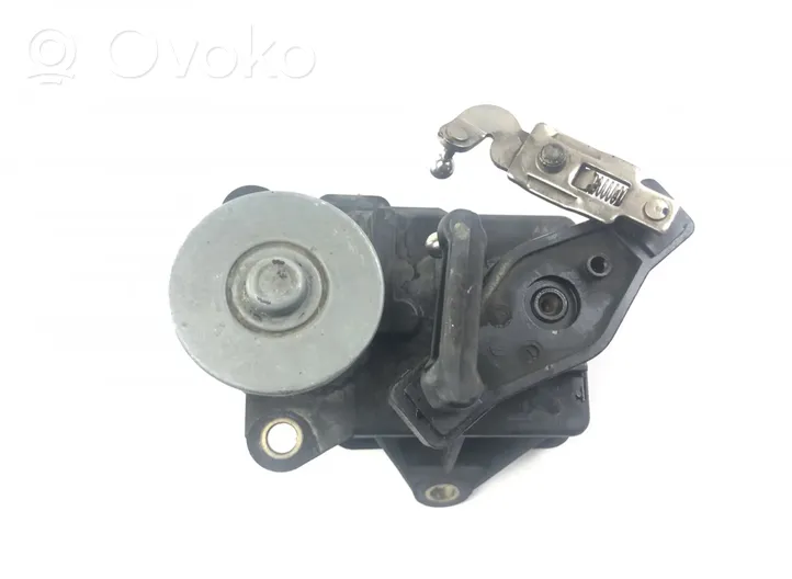 Mercedes-Benz E C207 W207 Altra parte del motore 701132120