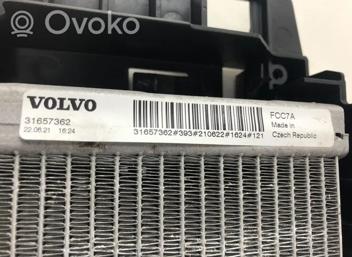 Volvo V60 Välijäähdyttimen jäähdytin 31657362