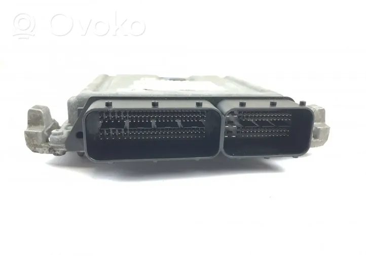 Mercedes-Benz C W205 Calculateur moteur ECU 0261S08785