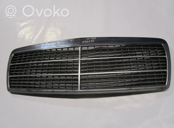 Mercedes-Benz E W210 Front grill A2108800083