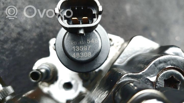Volvo S80 Fuel injection high pressure pump 8689590