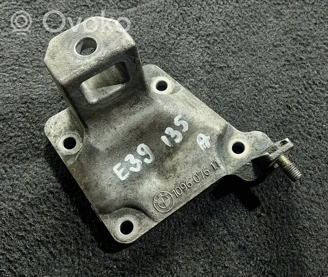 BMW 5 E39 Engine mounting bracket 109607611