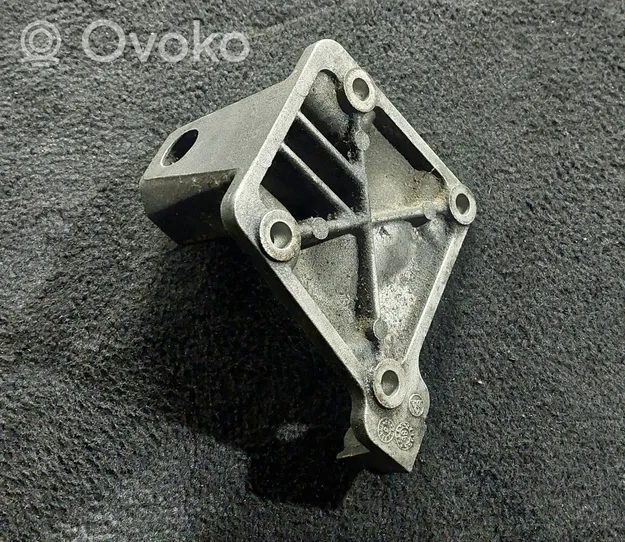 BMW 5 E39 Engine mounting bracket 109607611