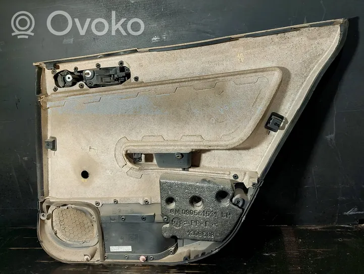 Opel Astra G Takaoven verhoilu 