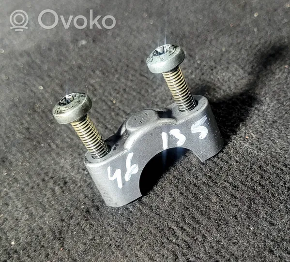 BMW 3 E46 Camshaft holder bracket 