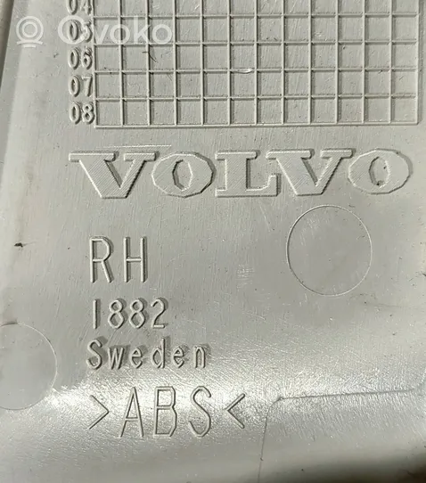 Volvo V70 (B) pillar trim (top) 1882