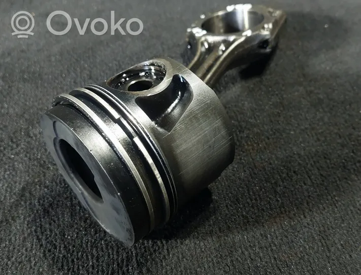 Volvo V70 Piston with connecting rod ZYH00V0