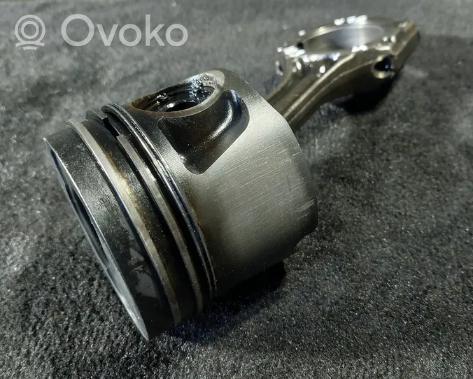 Volvo V70 Piston with connecting rod 