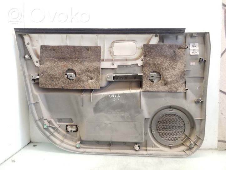 Nissan X-Trail T30 Garniture de panneau carte de porte avant 809008H300