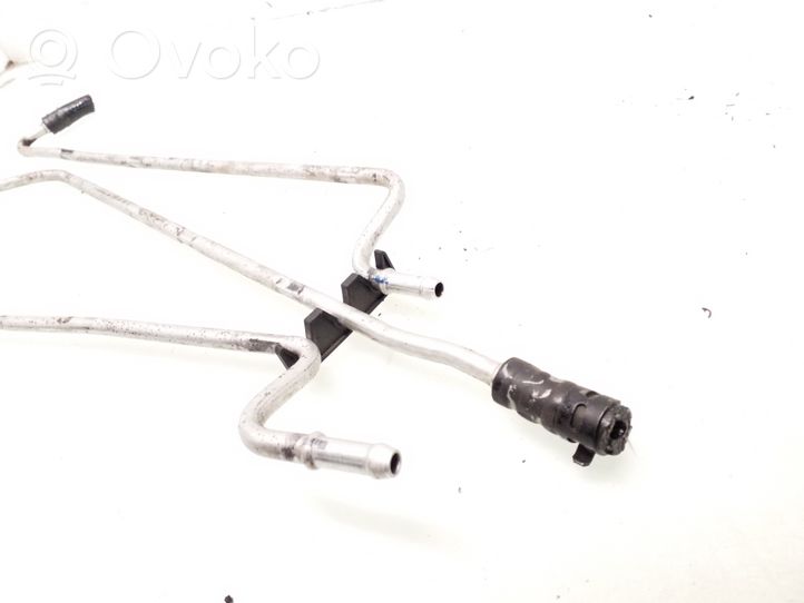 Volkswagen Jetta V Tuyau d'alimentation conduite de carburant 