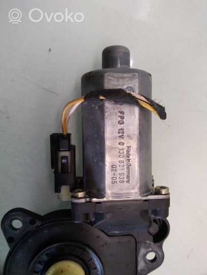 Ford Fiesta Motorino alzacristalli della portiera anteriore 12V0130821938