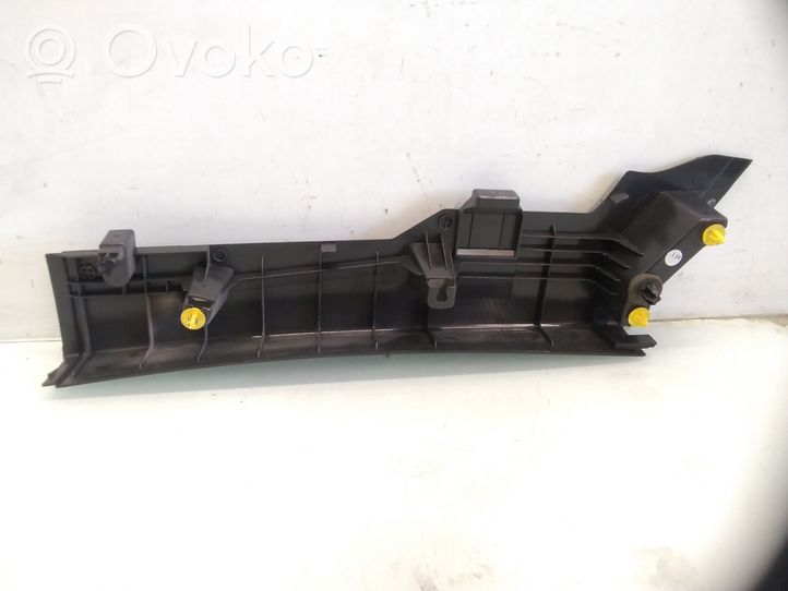 Volvo V50 Osłona górna fotela tylnego 8663549