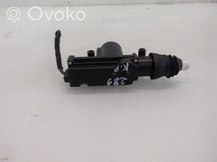 Volkswagen Polo IV 9N3 Central locking motor 