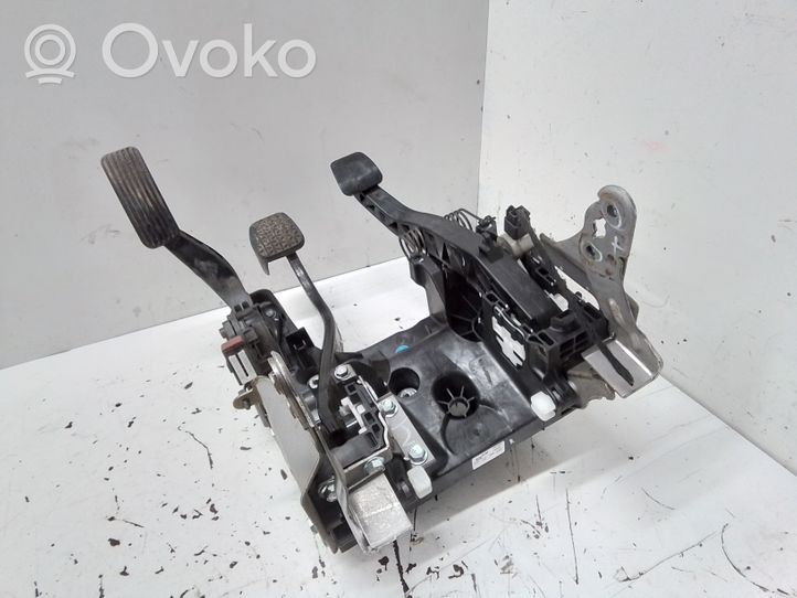 Opel Insignia A Pedal assembly 