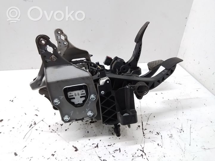 Opel Insignia A Pedal assembly 