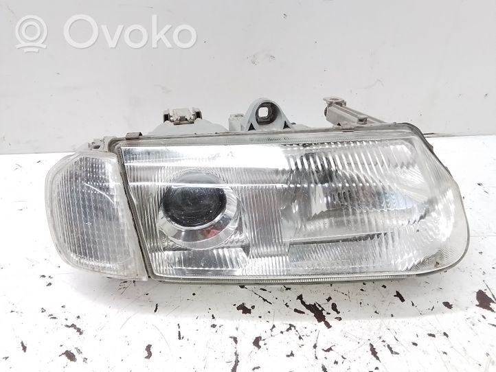 Alfa Romeo 155 Lampa przednia 