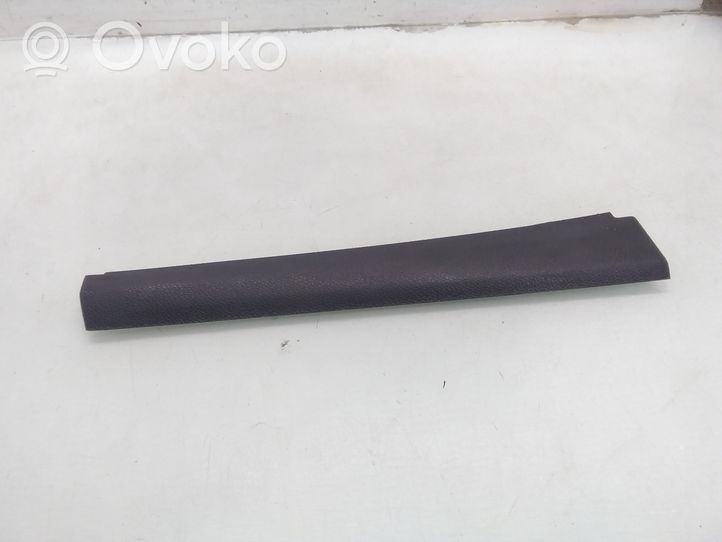 Volkswagen Golf V Rivestimento vano piedi laterale 1K0868223