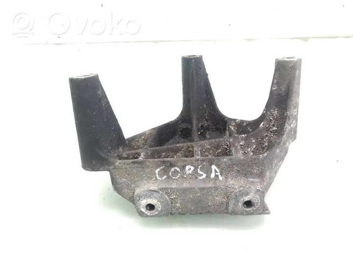 Opel Corsa C Кронштейн крепления двигателя 912749024494