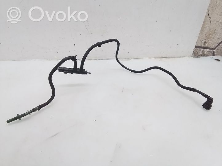 Volvo V50 Tuyau d'alimentation conduite de carburant FESC660002