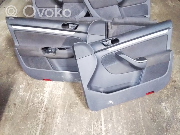 Volkswagen Golf V Set di rivestimento sedili e portiere 