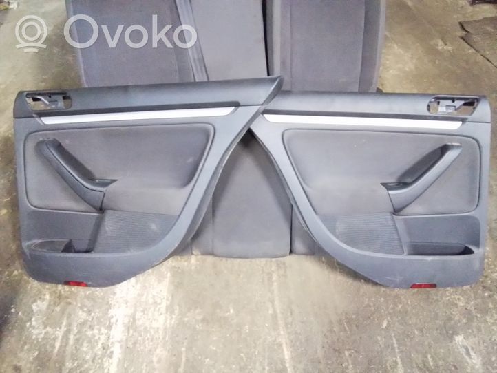 Volkswagen Golf V Set di rivestimento sedili e portiere 