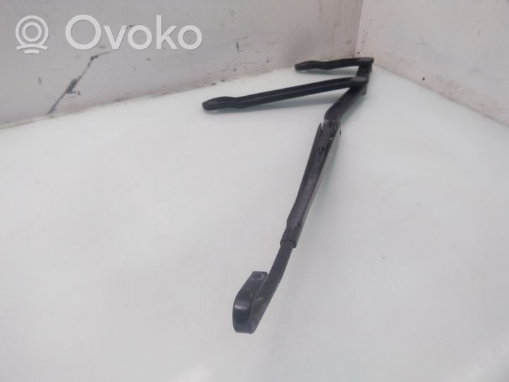 Nissan Almera Tino Front wiper blade arm 4453